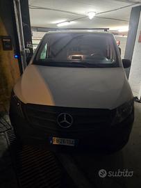 Furgone mercedes vito 1600