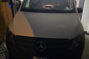 Furgone mercedes vito 1600