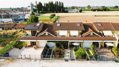 VILLA A SCHIERA A BORGO VIRGILIO