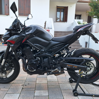 Kawasaki Z900 total black Solo 13.000 km