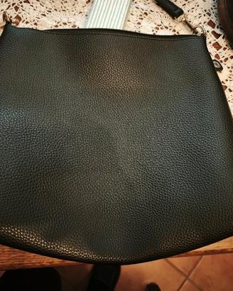 borsa nera a tracolla 