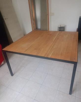 tavolo in legno telaio in ferro 140x140