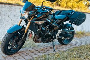 Suzuki GSR 750
