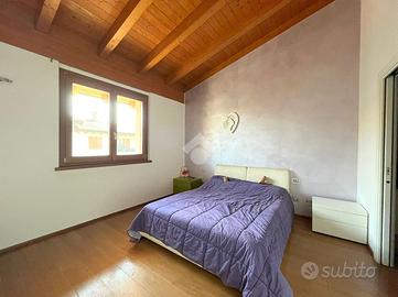 VILLA A SCHIERA A BOLGARE