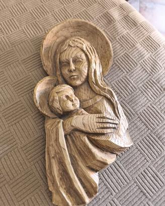 Madonna con Bambino in legno -bassorilievo