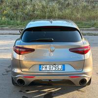 Stelvio Q4 veloce 281 CV