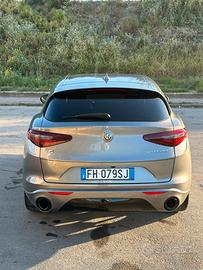 Stelvio Q4 veloce 281 CV