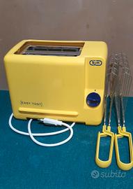 Tostapane 600w di colore giallo vivo.