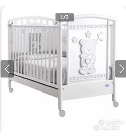 Lettino e cassettiera per bambina/neonata.