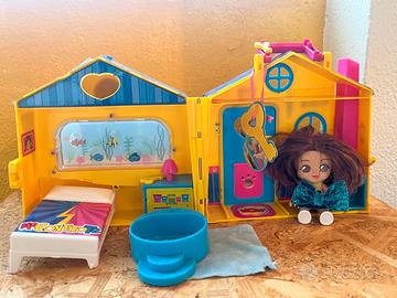 Mini Doll Sofi con Casa Me contro Te