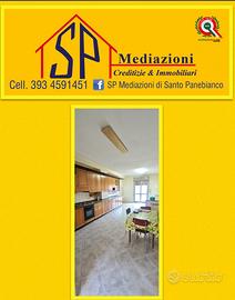 5 vani con ampio spazio esterno