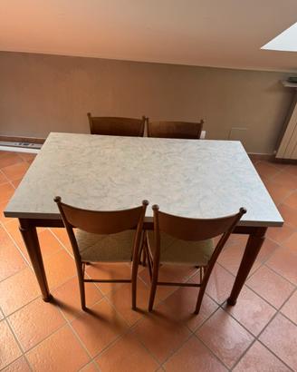 Tavolo cucina + sedie