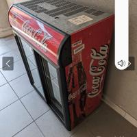 vetrina frigo coca cola