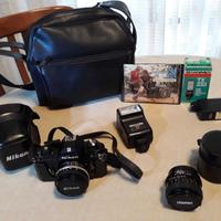 Set macchina fotografica reflex Nikon EM
