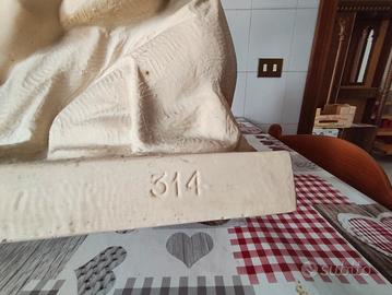 Scultura in marmo sintetico - Dal Torrione