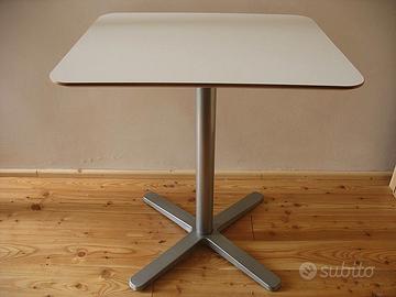 Tavolo IKEA BILLSTA