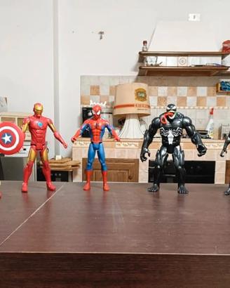 Grandissimo lotto Marvel più Maschera
