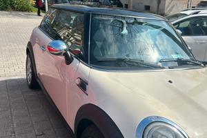 Mini Cooper D 1,6 110cv