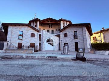 3 LOCALI A ROCCA DI MEZZO