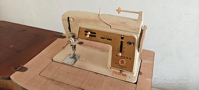 Macchina da cucire Singer 650G vintage anni 60
