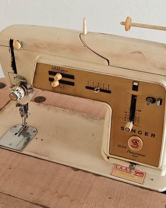 Macchina da cucire Singer 650G vintage anni 60
