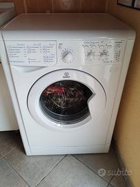 Lavatrice INDESIT IWC 61051