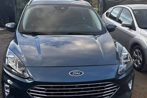 Ford kuga 2022 -titanium cambio manuale