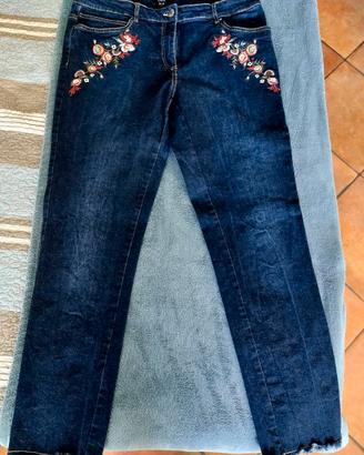 Jeans elasticizzato ricamato
