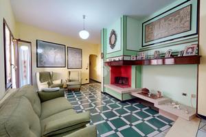 CASA INDIPENDENTE A ORIA