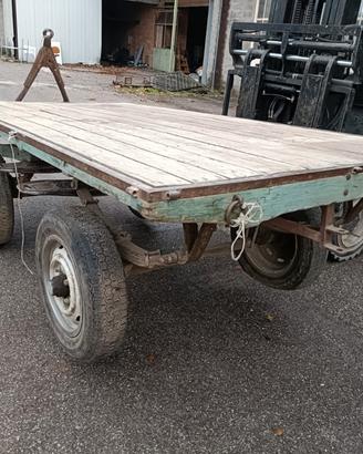 rimorchietto a 2 assi con pianale in legno