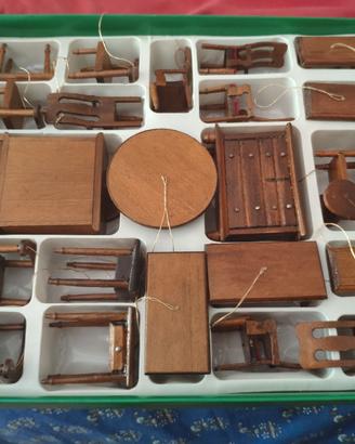 Set mobili per casa delle bambole