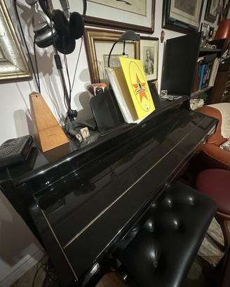 Pianoforte mezza coda elettrico