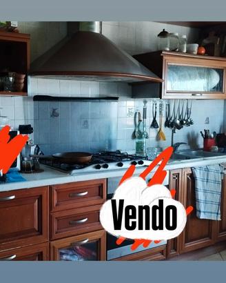 cucina + tavolo e sedie 