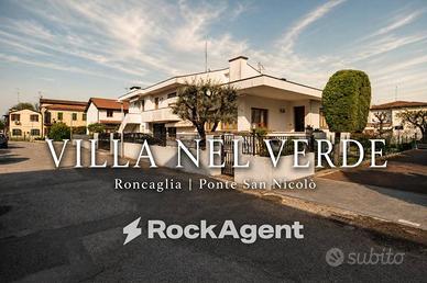 Villa di 216 m² con più di 5 locali e box auto a P