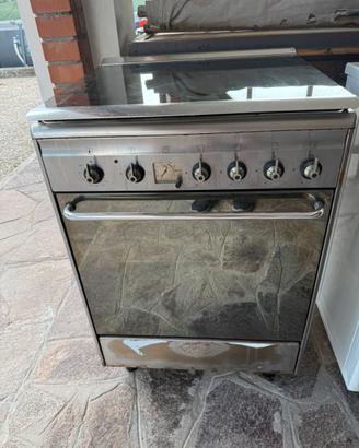Cucina a gas SMEG 4 fuochi + forno ventilato inox