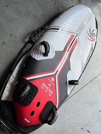 Windsurf FMX Racing Invictus 138l 2025