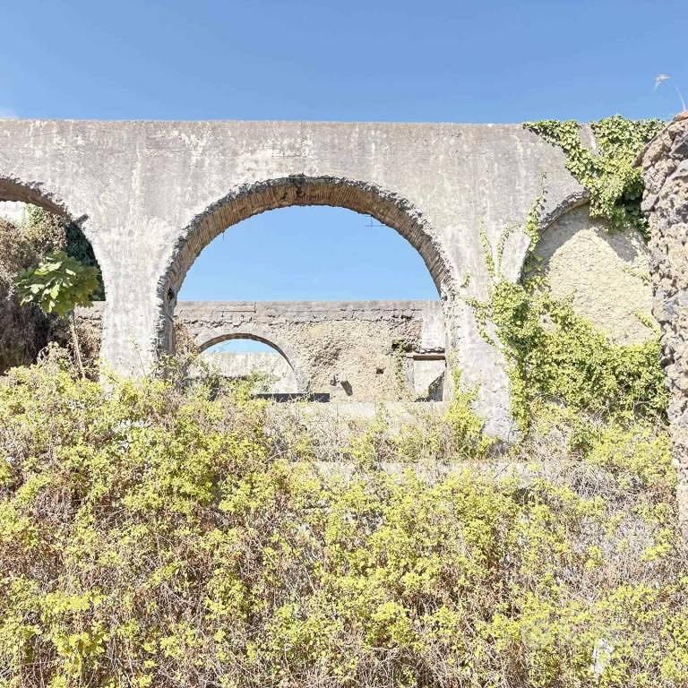 Rustico / Casale di 339 m² con più di 5 locali a G - Vista 5