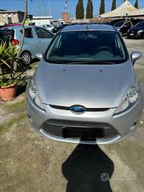 Ford Fiesta 1.2 16V 5p. Ghia per neo patentato