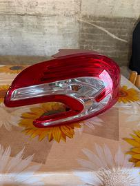 fanale posteriore sx peugeot 208
