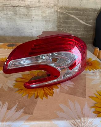 fanale posteriore sx peugeot 208