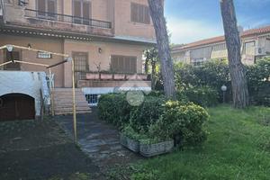 VILLA A SCHIERA A ANZIO