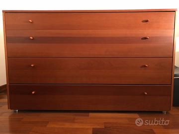 Cassettone in legno di ciliegio