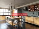villa-di-200-m²-con-piu-di-5-locali-e-box-auto-a-r