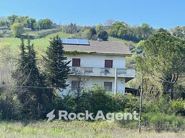 IN ZONA VAL DI FORO CASA SINGOLA