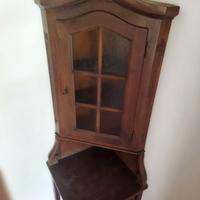 Mobiletto angolare con tavolino