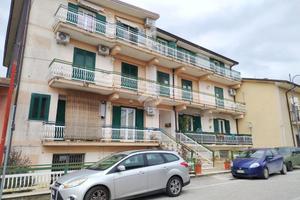 5 LOCALI A PRATOLA SERRA