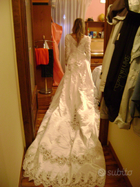 Vestito da sposa con strascico taglia S/M