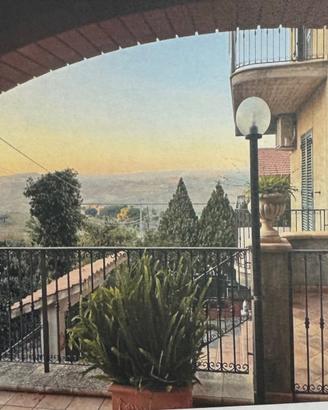 Appartamento indipendente con porticato e giardino
