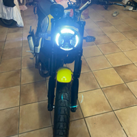 Moto ducati scrambler 800