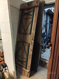 Tavolo con due panche